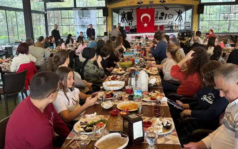 Genel Sağlık İş Sendikası Keşan’da kahvaltı düzenledi